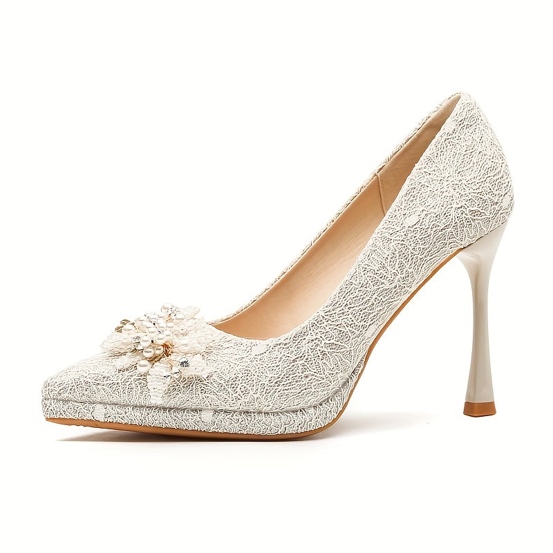 Women's wedding shoes with beaded flowers, designed for brides to pair with their main wedding dresses. These shoes feature shallow openings, thin heels, and offer comfort, making them high-heeled shoes perfect for the big day.