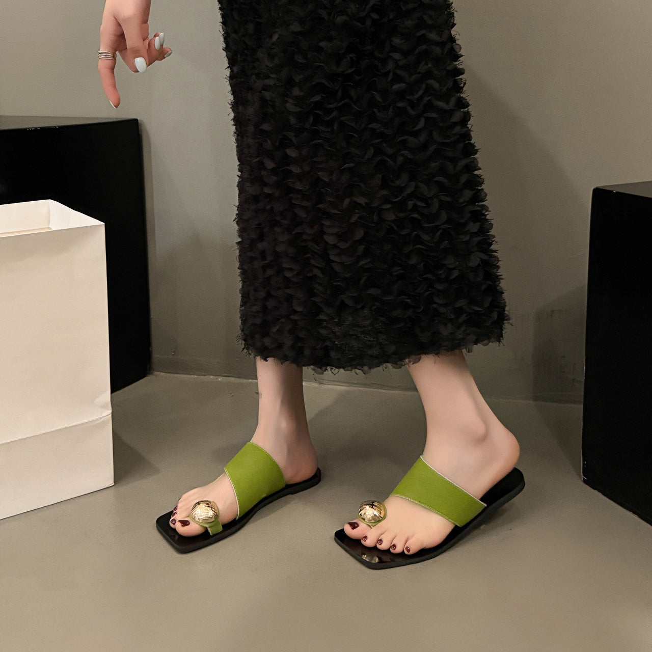 Elegant Women'S Flat Sandals - Black Open Toe Slip-On with Green Toe Straps, TPR Sole, Synthetic Cover Summer Casual Shoes for Casual Attire, Strappy Sandals