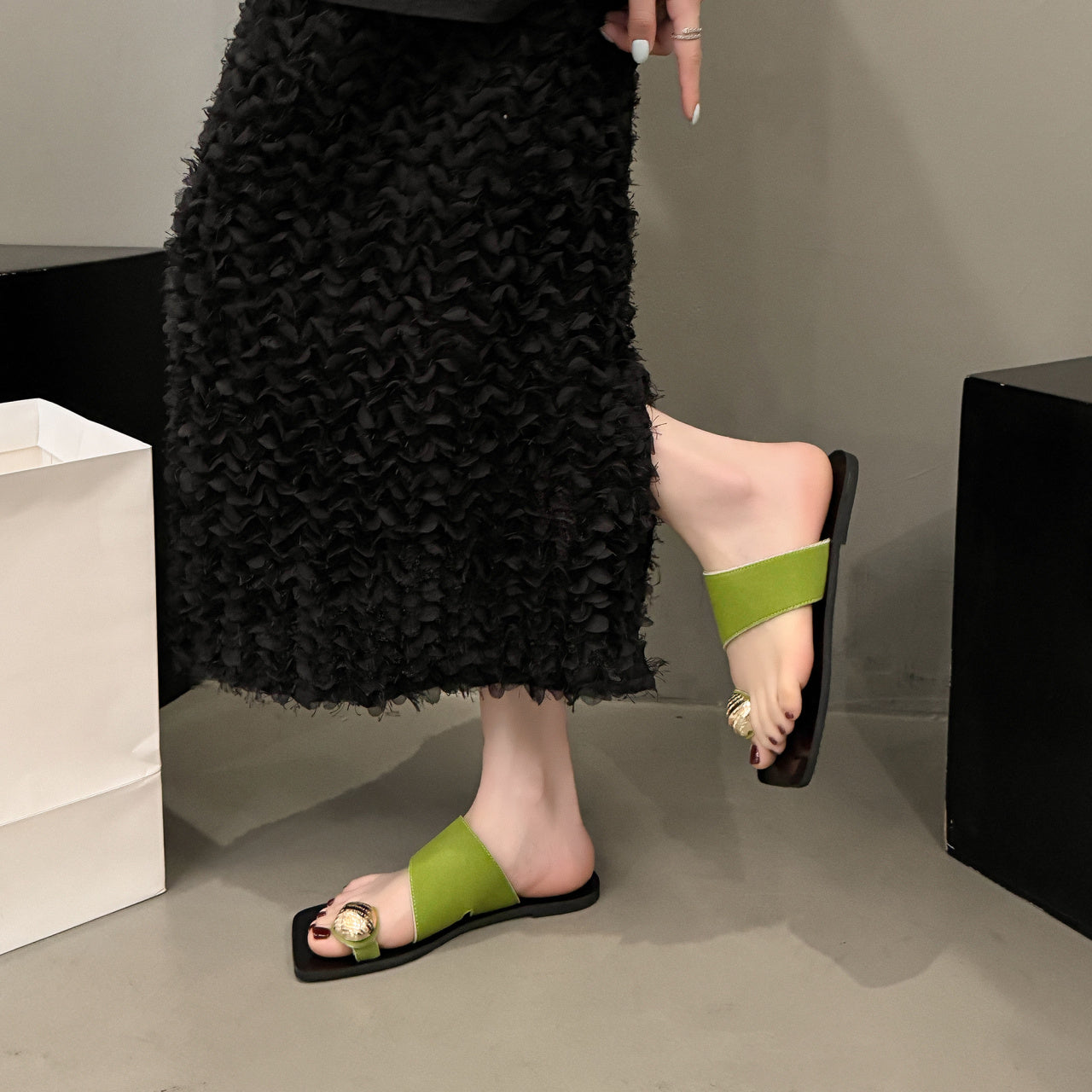 Elegant Women'S Flat Sandals - Black Open Toe Slip-On with Green Toe Straps, TPR Sole, Synthetic Cover Summer Casual Shoes for Casual Attire, Strappy Sandals