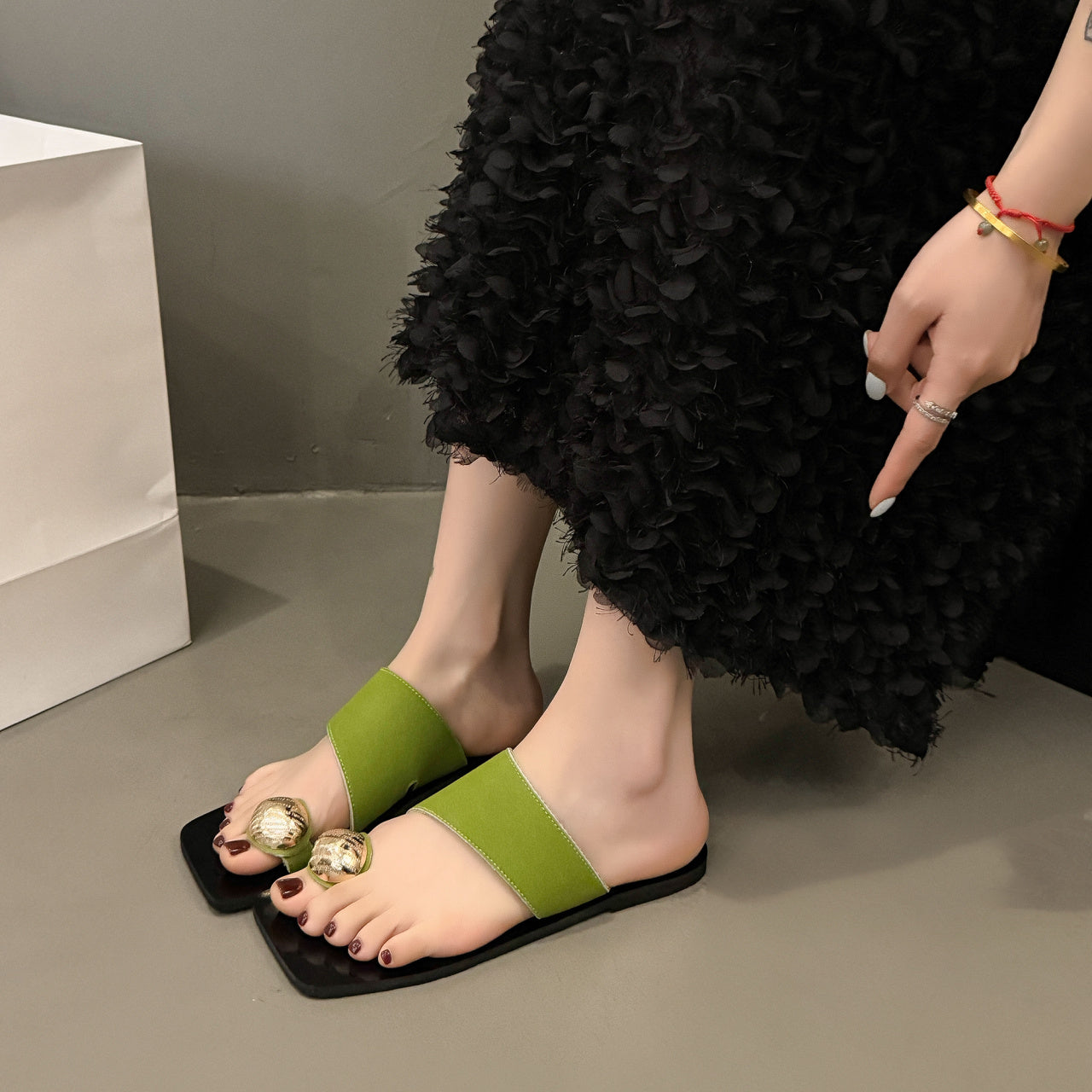 Elegant Women'S Flat Sandals - Black Open Toe Slip-On with Green Toe Straps, TPR Sole, Synthetic Cover Summer Casual Shoes for Casual Attire, Strappy Sandals