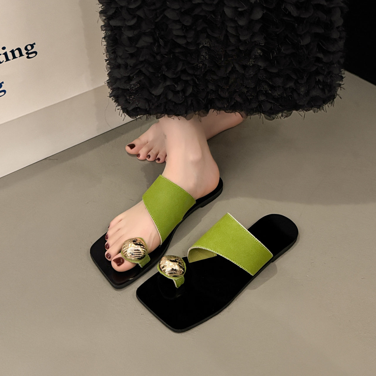 Elegant Women'S Flat Sandals - Black Open Toe Slip-On with Green Toe Straps, TPR Sole, Synthetic Cover Summer Casual Shoes for Casual Attire, Strappy Sandals